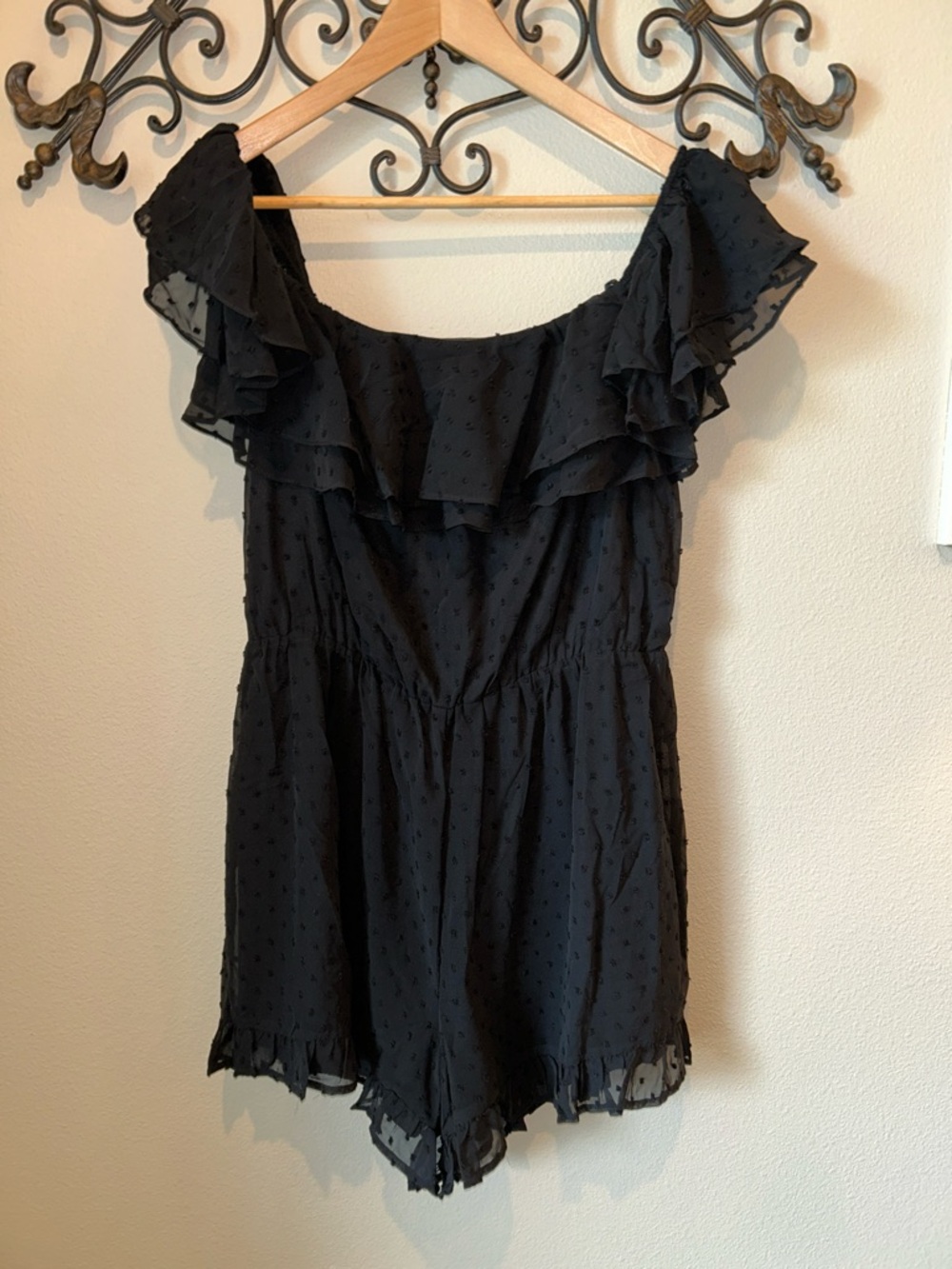 LULUS SWISS DOT SHORT ROMPER BLACK SIZE XL NWT